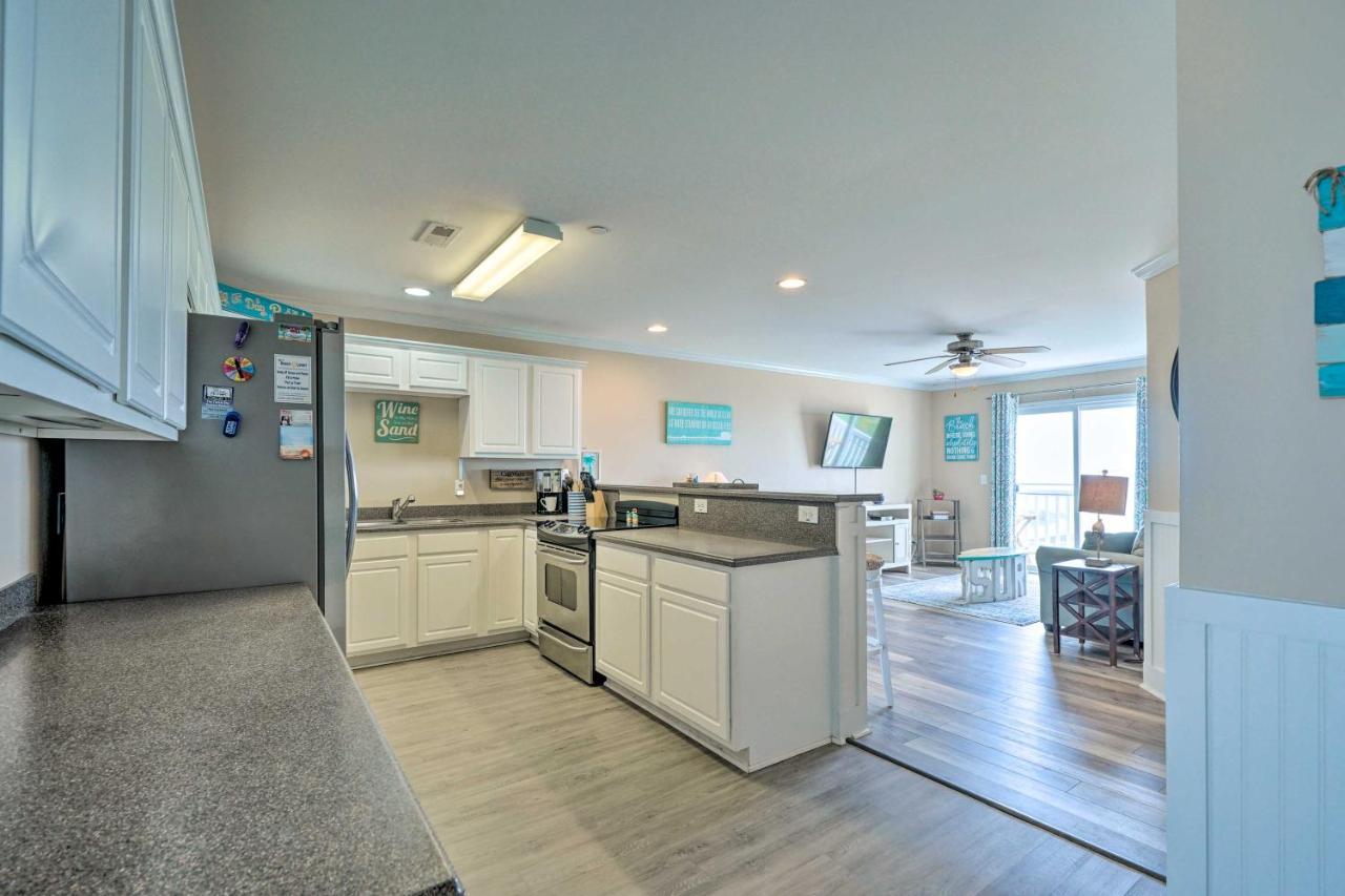 Ocean-View Oak Island Condo, 1 Block To Beach! Kültér fotó