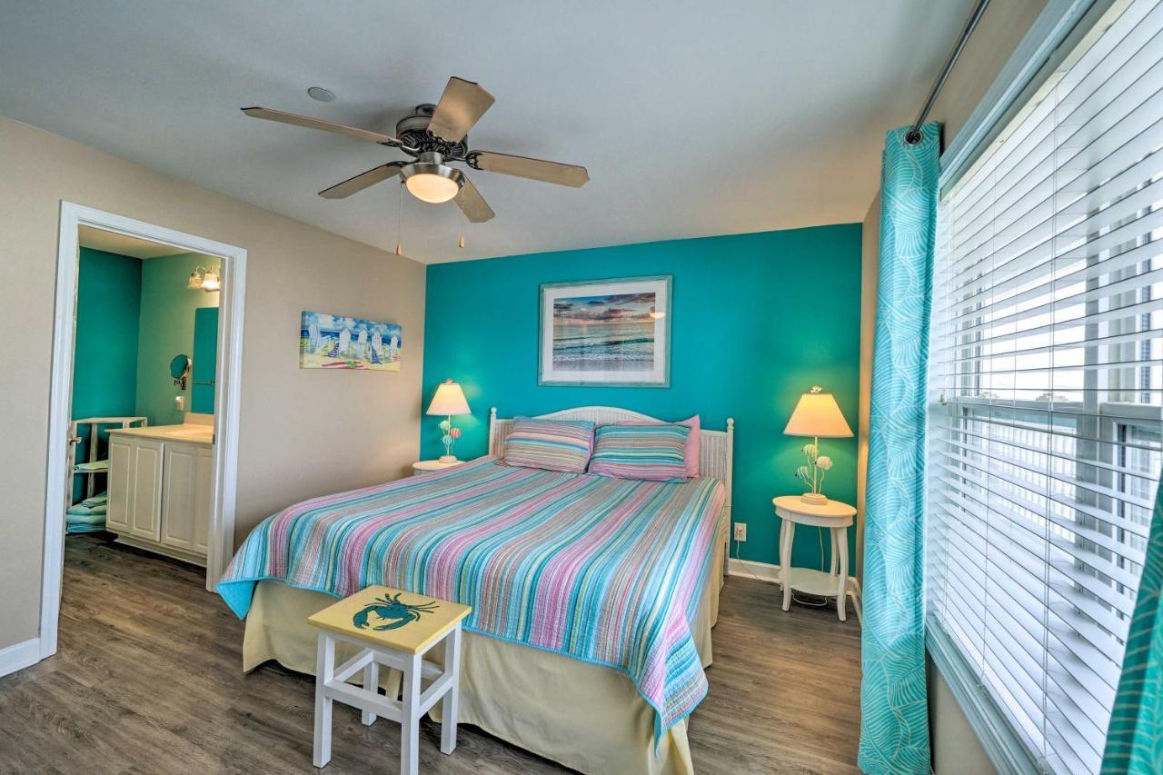 Ocean-View Oak Island Condo, 1 Block To Beach! Kültér fotó