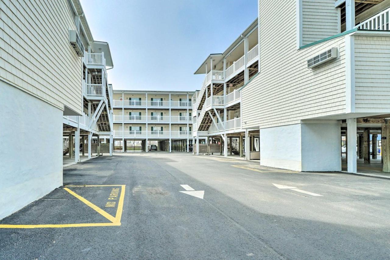 Ocean-View Oak Island Condo, 1 Block To Beach! Kültér fotó